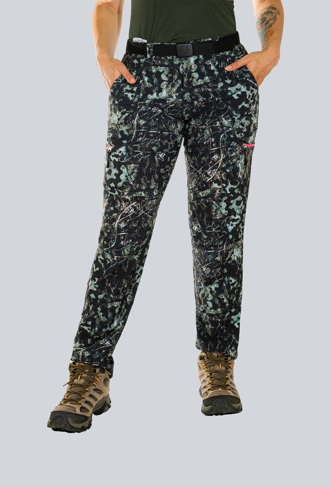 Pantalón licrado ribetes dama cammo pantanoso