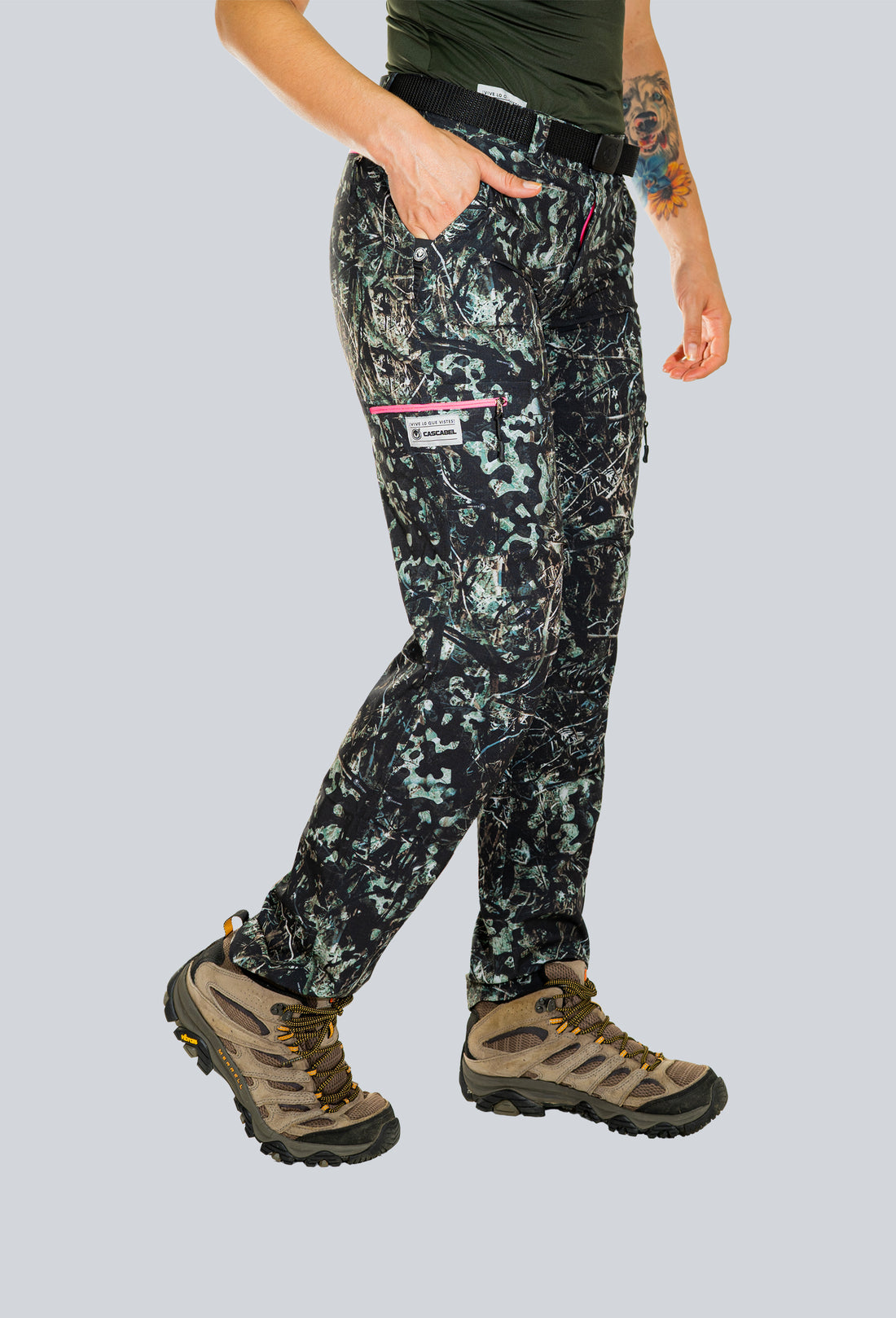 Pantalón licrado ribetes dama cammo pantanoso