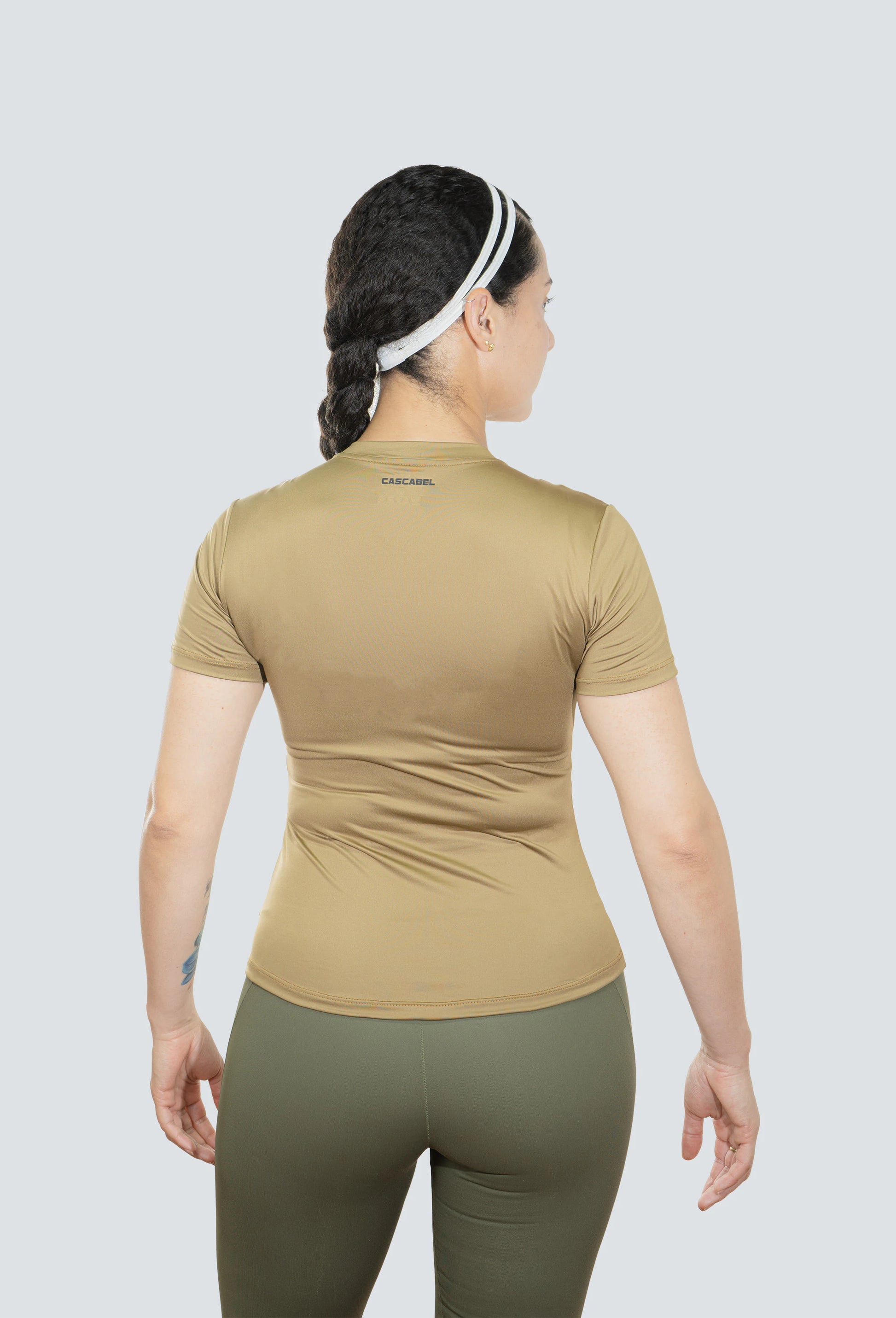 Camiseta en licra ocre fondo entero