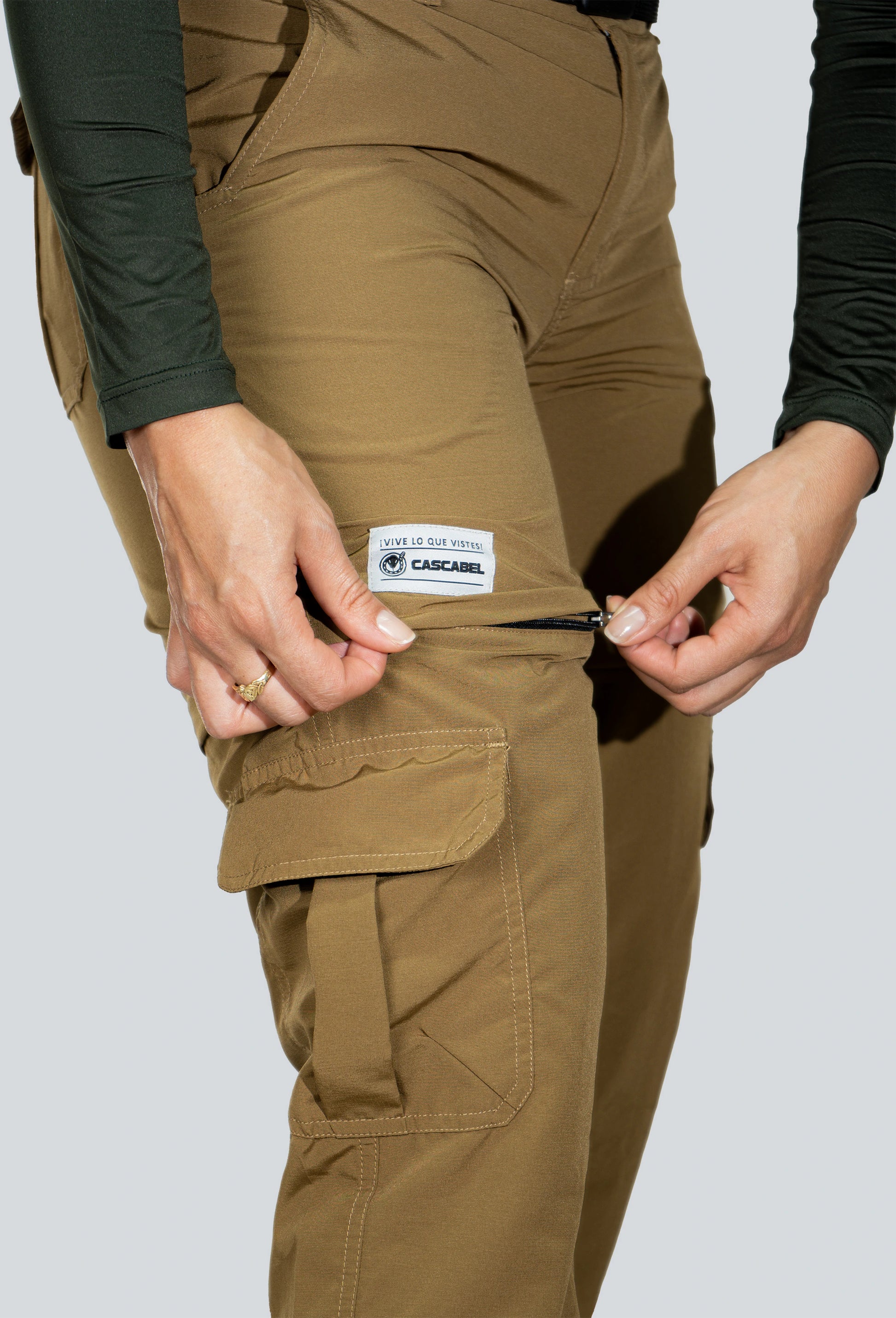 Pantalón convertible outdoor ocre fondo entero