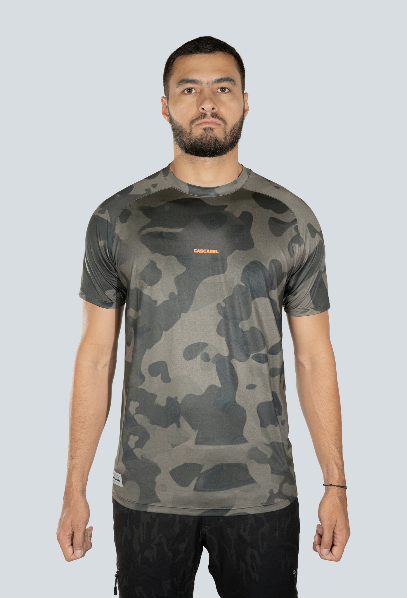 CAMISETA EN LICRA CAMMO NEBULOSO OCRE OSCURO NEGRO 8085