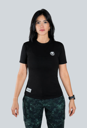 Camiseta dama algodon premium negro fondo entero