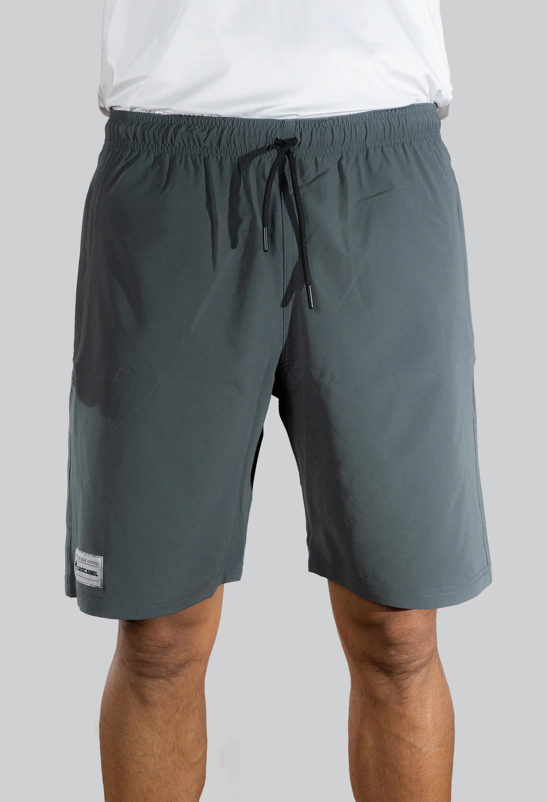 Pantaloneta licrada cierre bolsillos gris oscuro