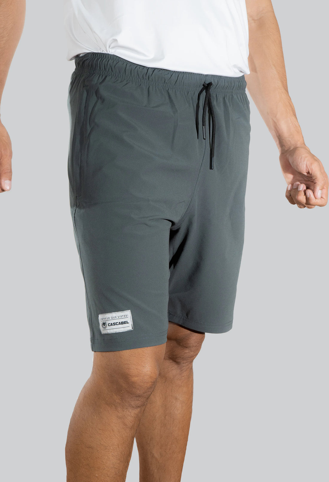 Pantaloneta licrada cierre bolsillos gris oscuro