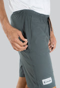 Pantaloneta licrada cierre bolsillos gris oscuro