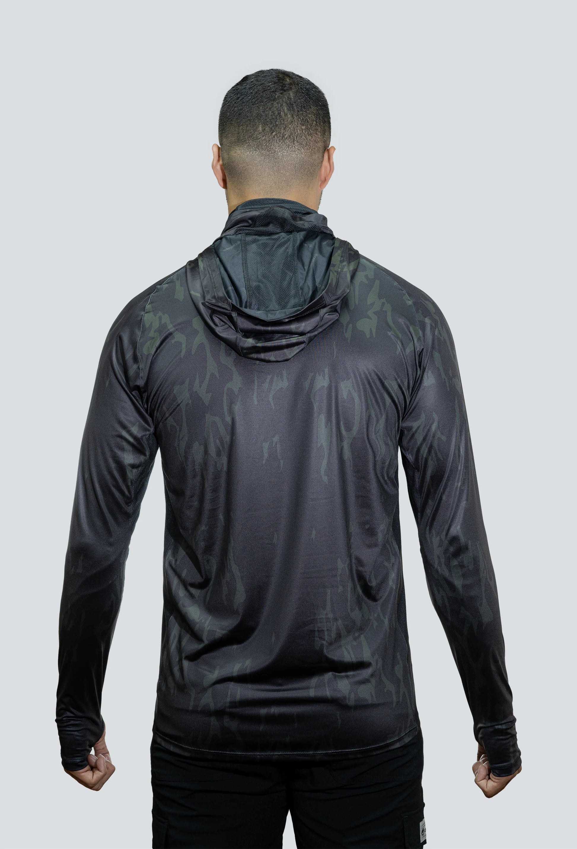 Jersey tecnico UV con proteccion facial integrada cammo militar black tex