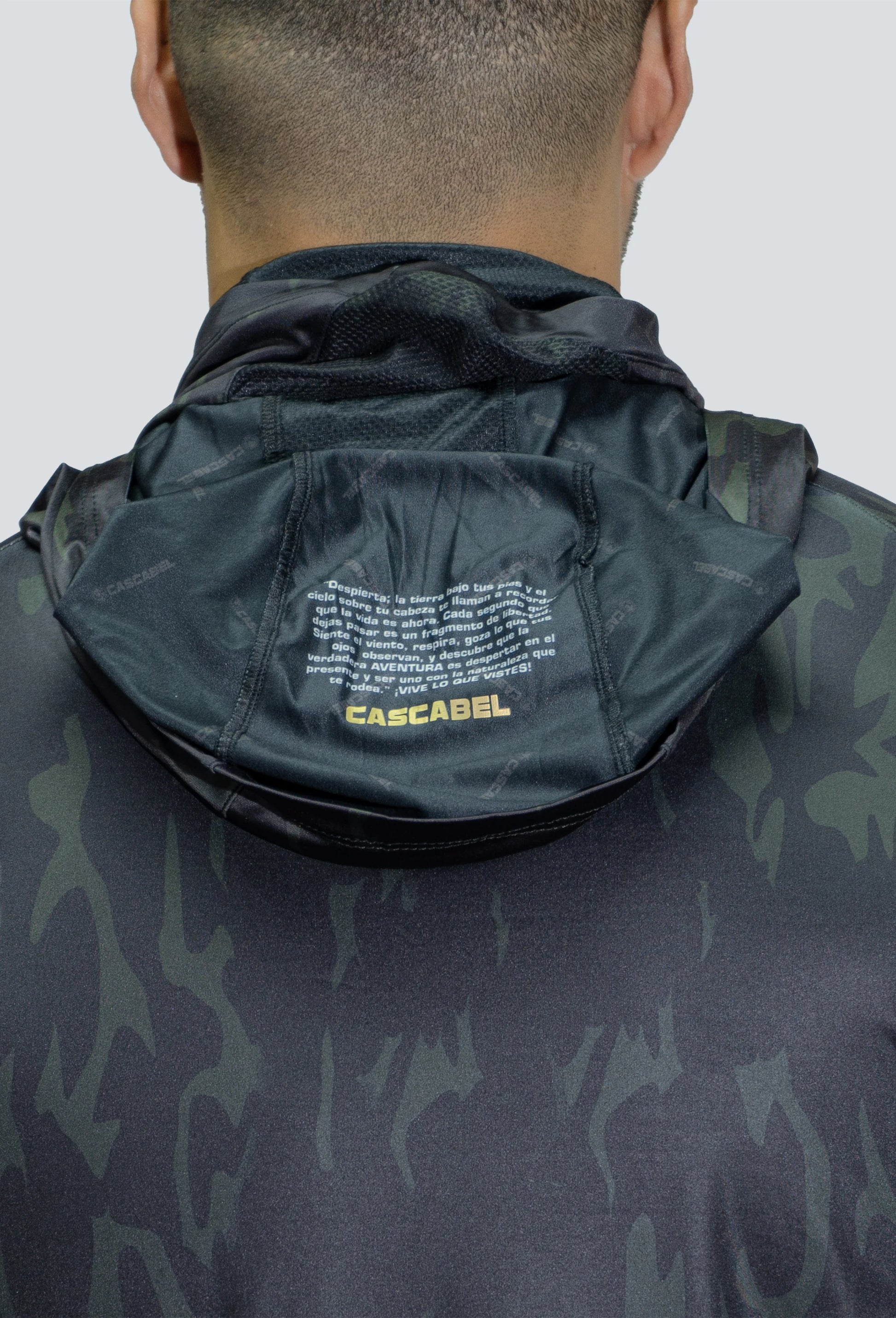 Jersey tecnico UV con proteccion facial integrada cammo militar black tex