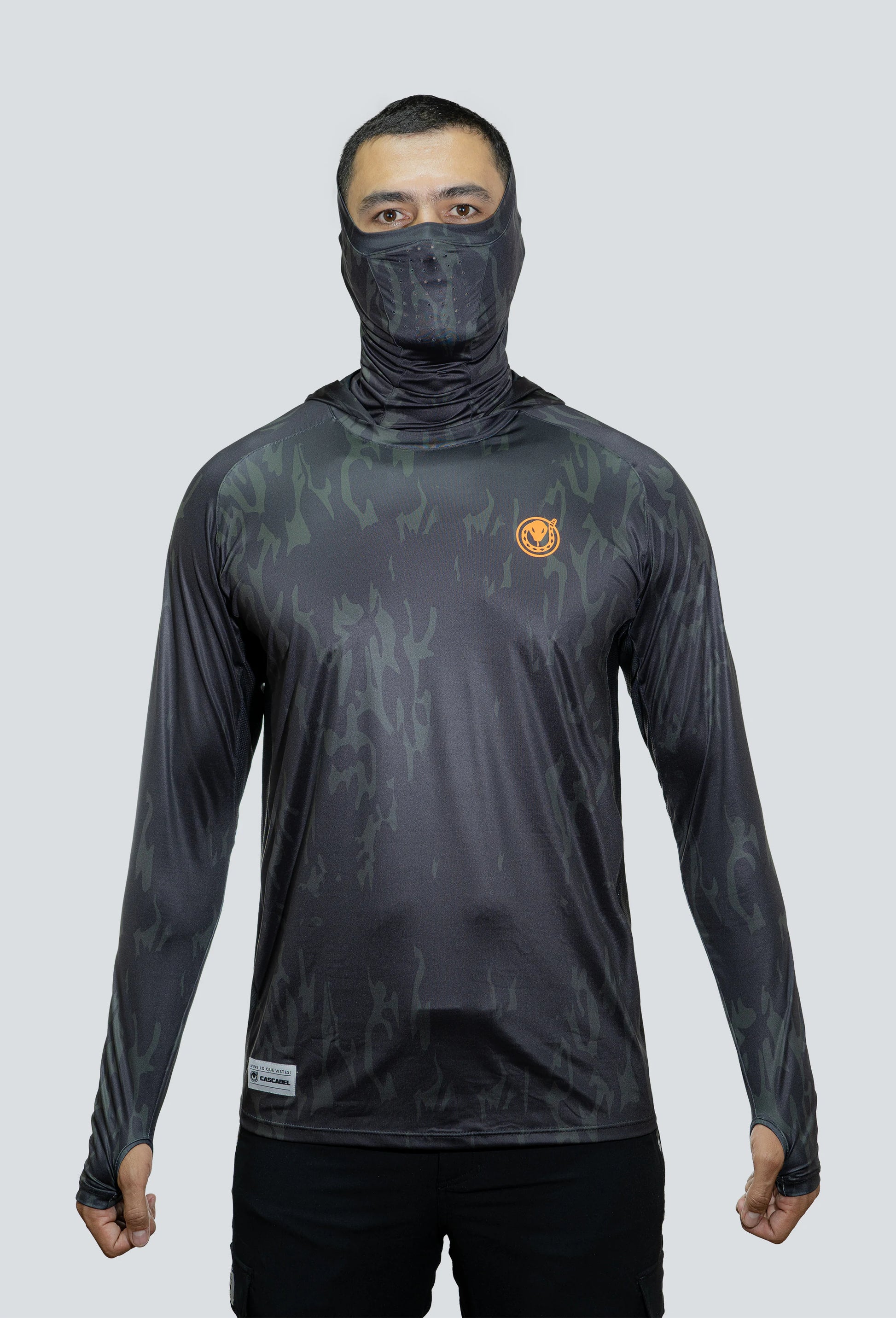 Jersey tecnico UV con proteccion facial integrada cammo militar black tex