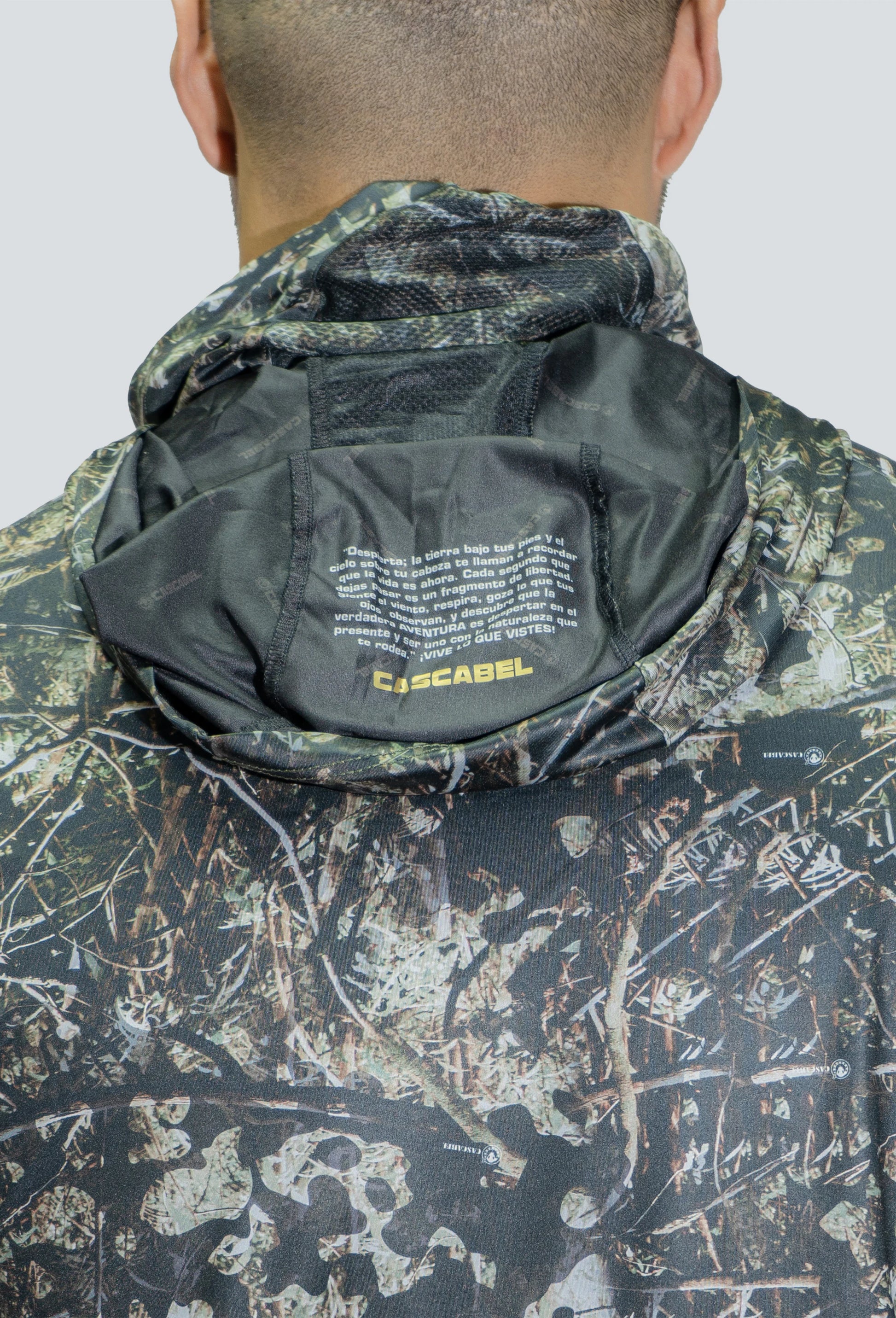 Jersey tecnico UV con proteccion facial integrada cammo pantanoso