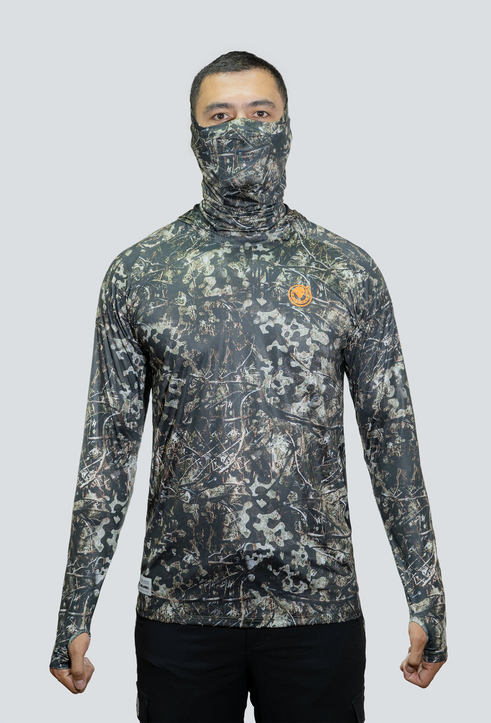 Jersey tecnico UV con proteccion facial integrada cammo pantanoso