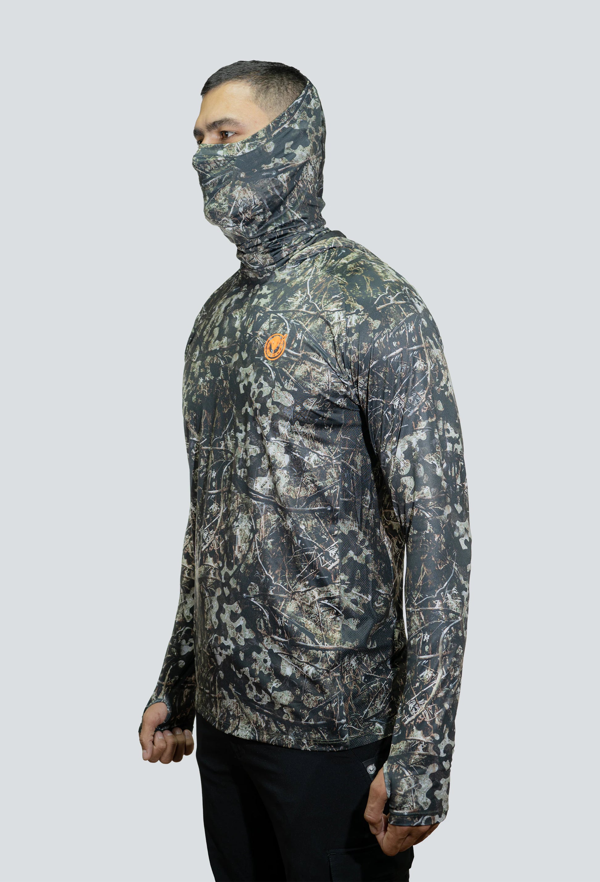 Jersey tecnico UV con proteccion facial integrada cammo pantanoso