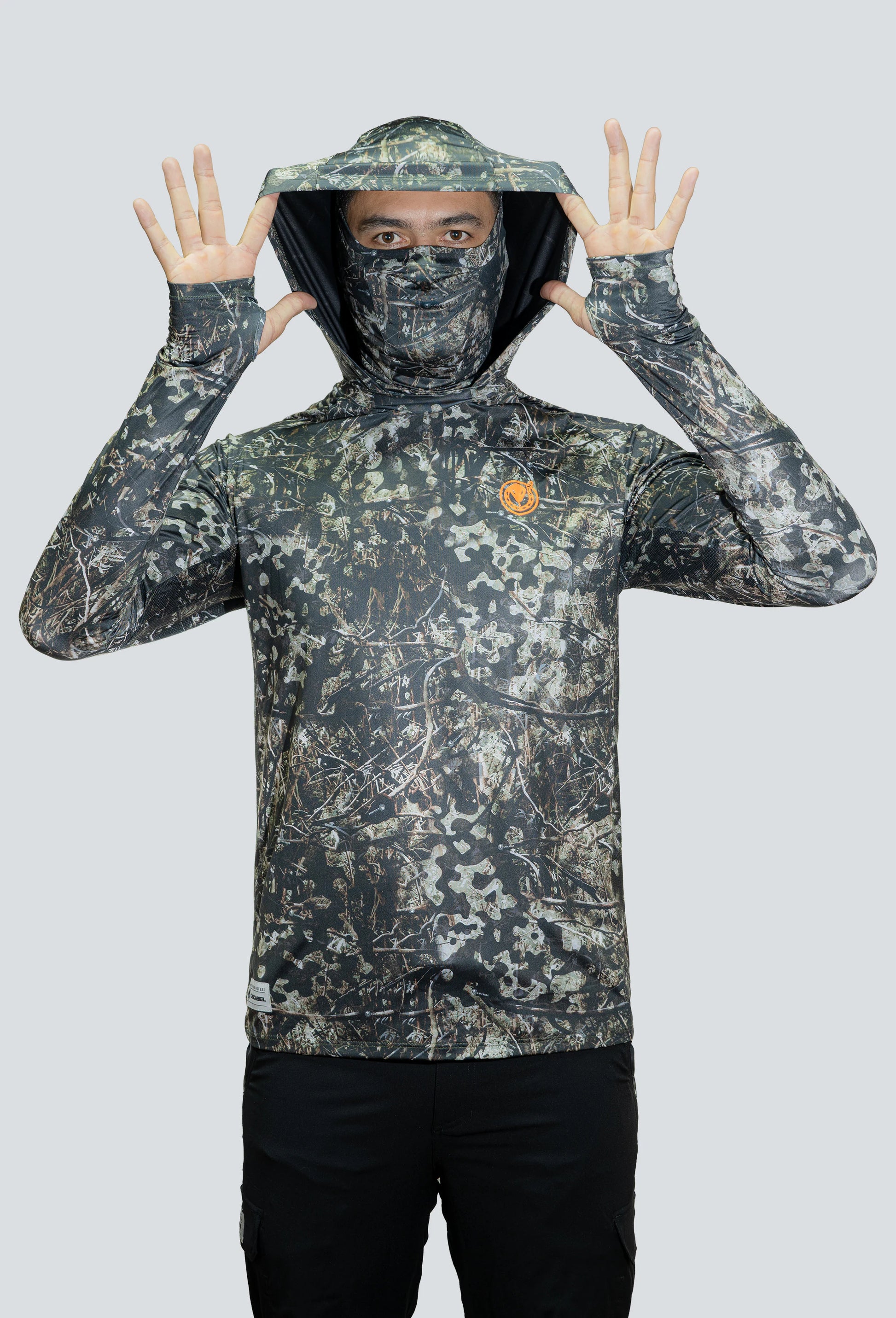 Jersey tecnico UV con proteccion facial integrada cammo pantanoso