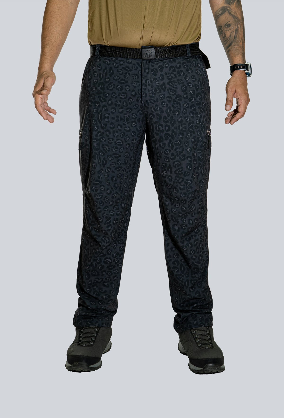 Pantalón licrado outdoor jaguar print gris