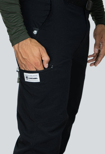Pantalón licrado outdoor negro fondo entero