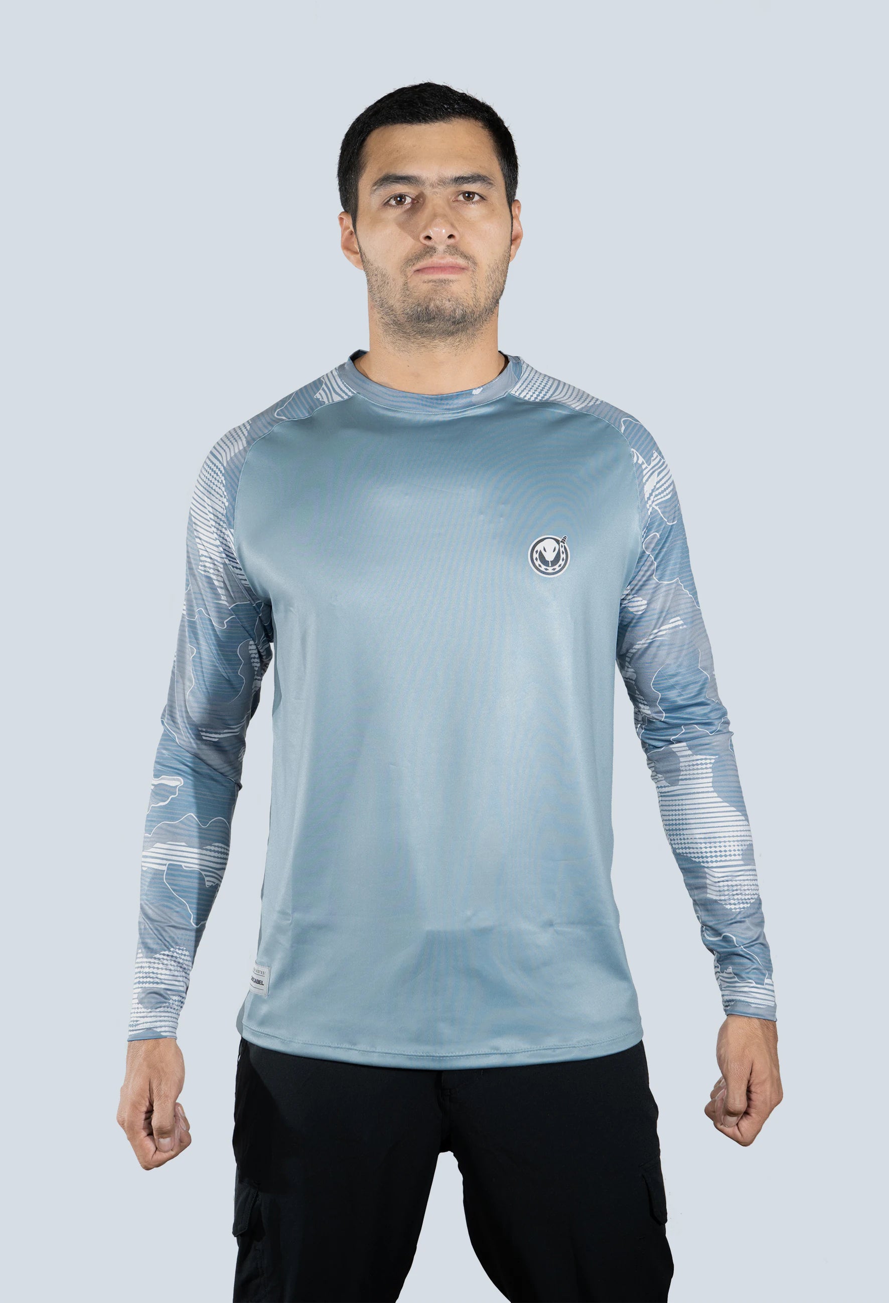 jersey cuello redondo camuflado gris azul lineas