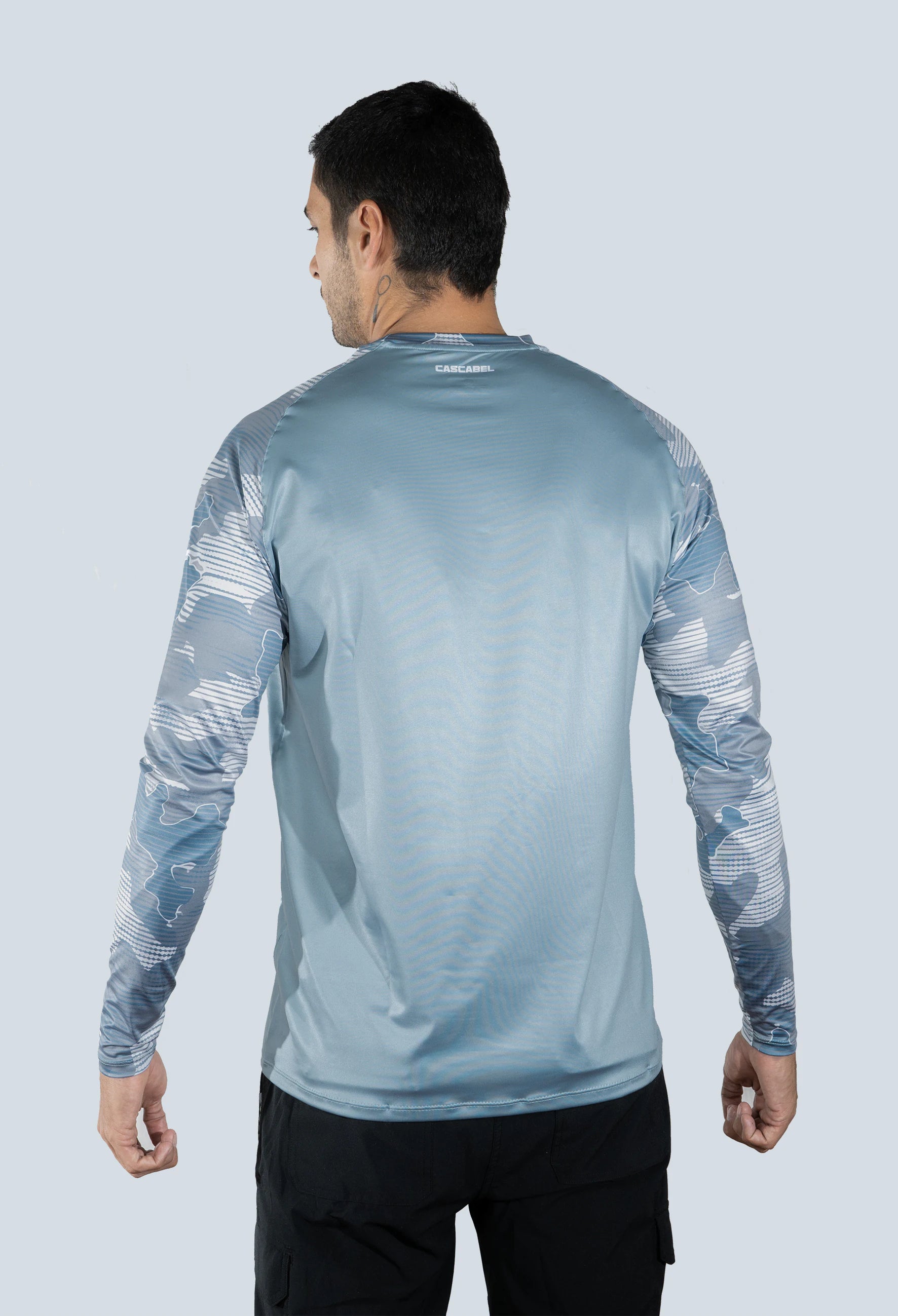 jersey cuello redondo camuflado gris azul lineas